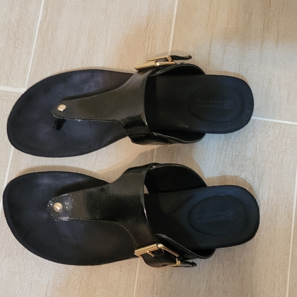 Ciani Bernini black sandals sz 7.5